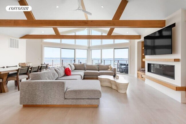 property at 18 Cove Ln