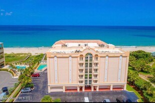 735 N Hwy A1A in Indialantic, FL - Building Photo