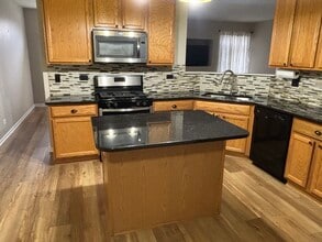 2337 Summerlin Dr in Aurora, IL - Building Photo - Building Photo