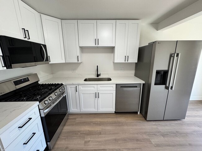 235 W 400 N in Bountiful, UT - Building Photo - Building Photo