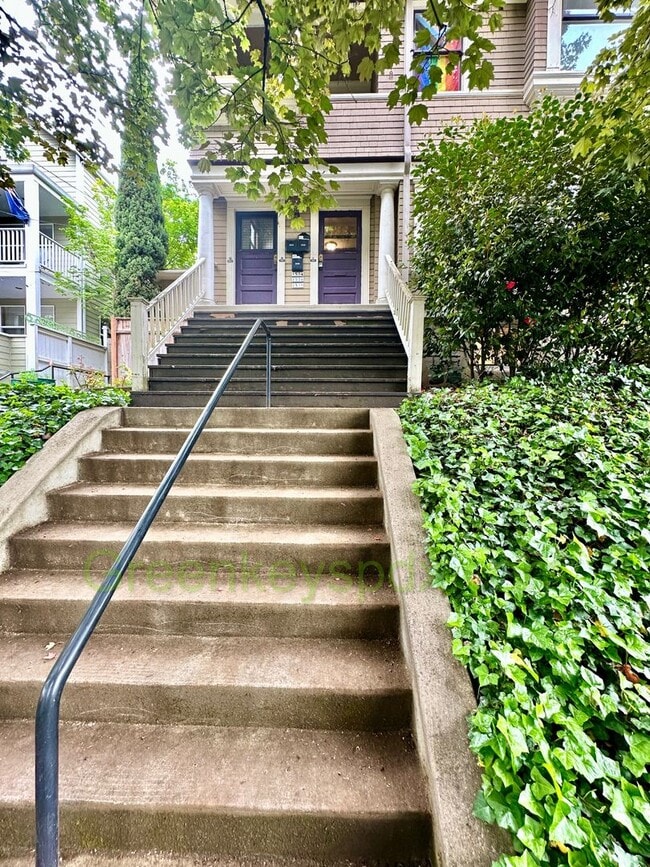 1538 SW Montgomery St in Portland, OR - Building Photo - Building Photo