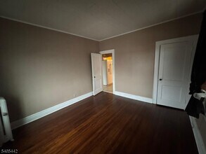 742 Pennington St in Elizabeth, NJ - Foto de edificio - Building Photo