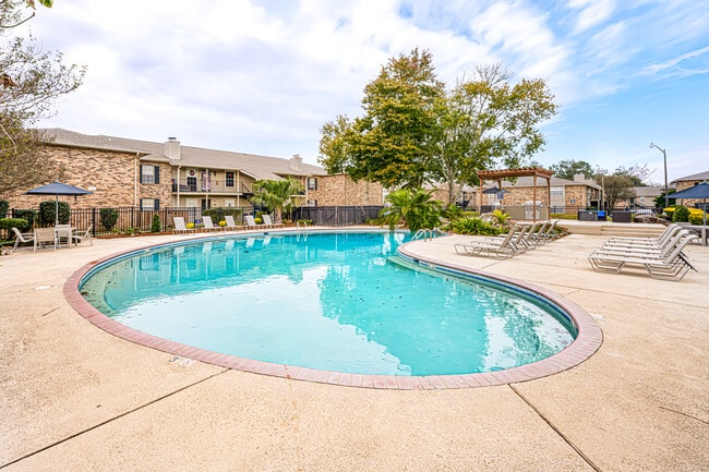 French Colony in Lafayette, LA - Building Photo - Building Photo
