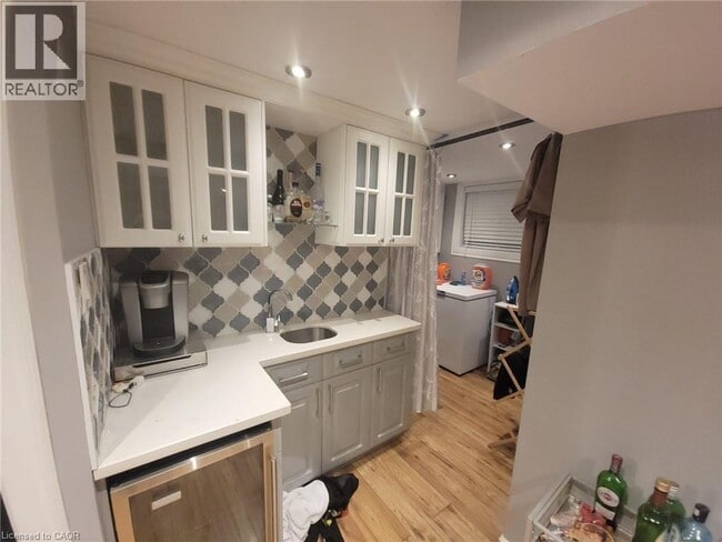 property at 5486 Hixon Ave