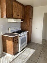 517 Dejoy St in Santa Maria, CA - Foto de edificio - Building Photo