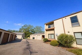 1876 Haymarket Rd in Waukesha, WI - Building Photo - Building Photo