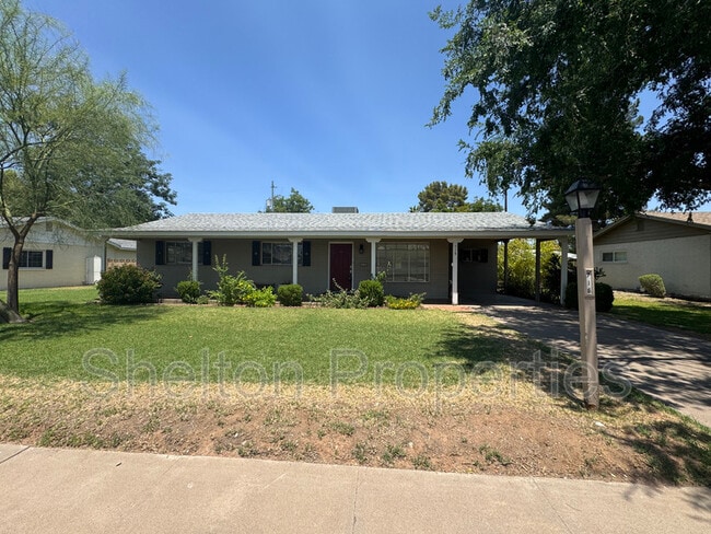 property at 718 W Glenn Dr