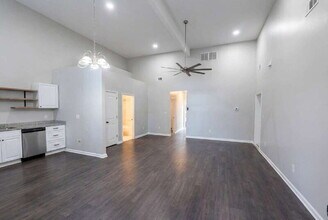 226 Polar Rock Rd SW in Atlanta, GA - Building Photo - Building Photo