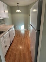 156 Cross Slope Ct, Unit K in Manalapan, NJ - Building Photo