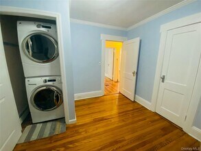 69 Grand Ave in Rockville Centre, NY - Building Photo - Building Photo