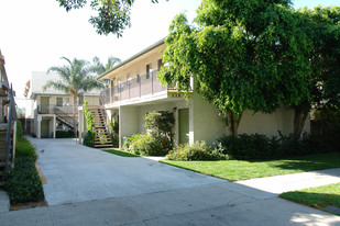 220 W Tujunga Ave Apartments