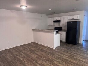 2905 Clarksville St in Paris, TX - Foto de edificio - Building Photo