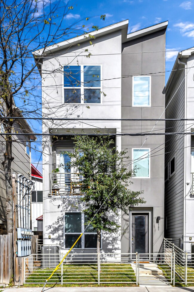 property at 3105 Gillespie St