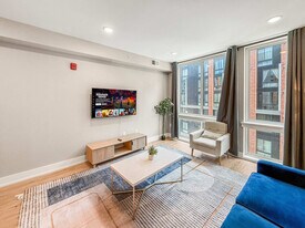 900 N Delaware Ave in Philadelphia, PA - Building Photo