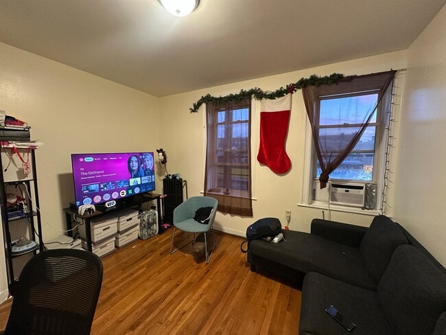328 62nd St in West New York, NJ - Building Photo - Building Photo