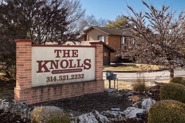 The Knolls Townhomes in St. Louis, MO - Building Photo - Building Photo