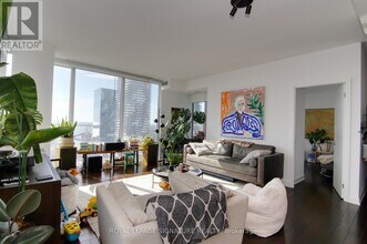 1 Market St. in Toronto, ON - Building Photo - Building Photo