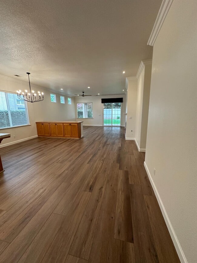 7026 N Warren Ave in Fresno, CA - Building Photo - Building Photo