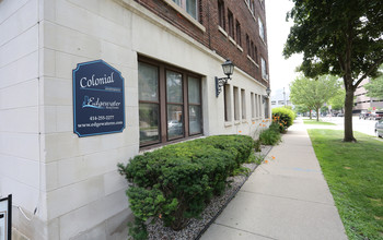 Colonial Apartments in Milwaukee, WI - Building Photo - Building Photo