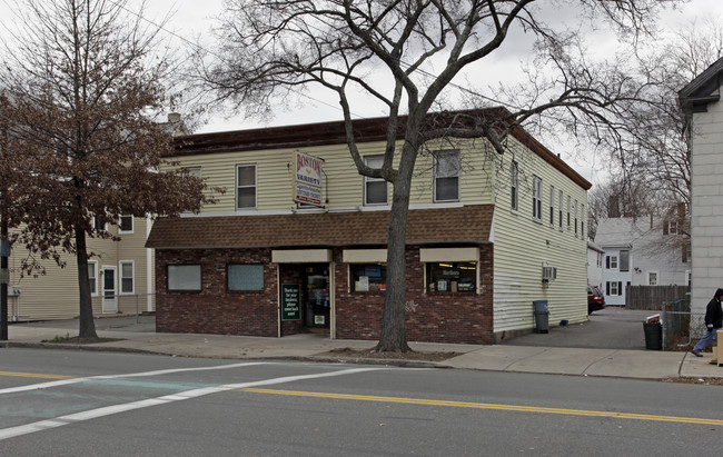 122 Boston St in Salem, MA - Building Photo - Building Photo