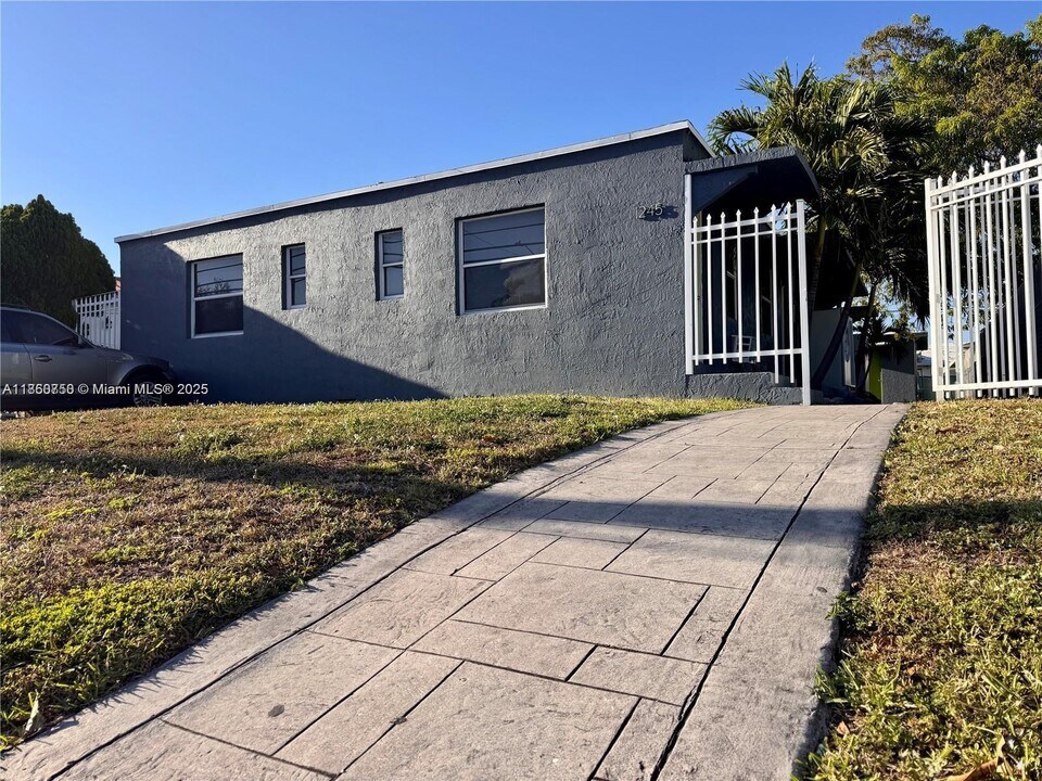 1245 NE 110th Terrace in Miami, FL - Building Photo
