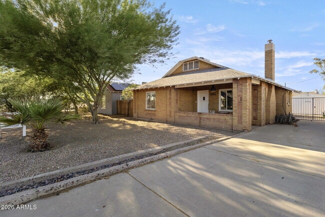 property at 1950 W Palm Ln