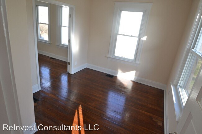 987 Cleveland Ave in Cincinnati, OH - Building Photo - Building Photo