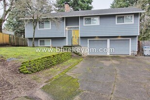 16559 SW Shane Ct. in Sherwood, OR - Building Photo