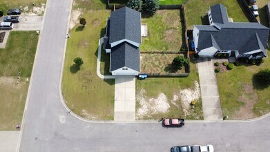 2438 Larwood Dr in Fayetteville, NC - Foto de edificio - Building Photo
