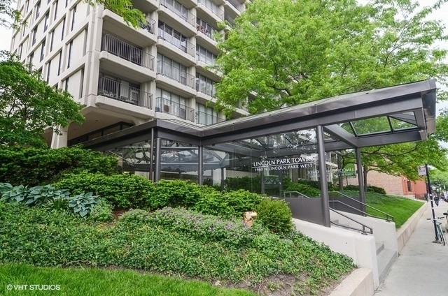 1960 N Lincoln Park W, Unit 1110 in Chicago, IL - Foto de edificio