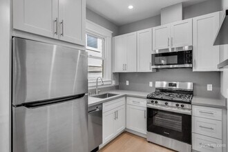 275 Dolores St in San Francisco, CA - Building Photo - Building Photo