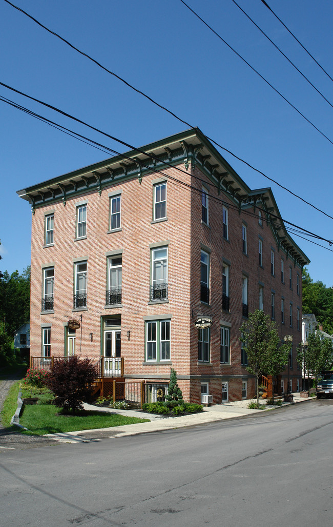 10 Mansion St in Coxsackie, NY - Building Photo - Building Photo