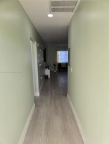 251 NE 187th St in North Miami Beach, FL - Building Photo