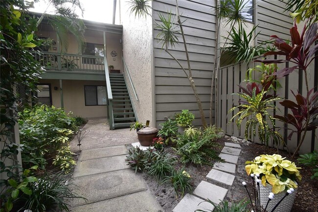 1609 Bayhouse Point Dr in Sarasota, FL - Building Photo - Building Photo