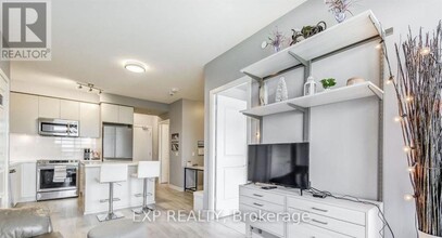 4699-4699 Glen Erin Dr in Mississauga, ON - Building Photo - Building Photo