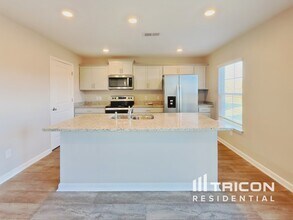 5235 Ironwood Dr in Winston-Salem, NC - Foto de edificio - Building Photo