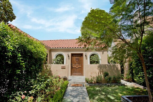 1051 S Stanley Ave in Los Angeles, CA - Building Photo - Building Photo