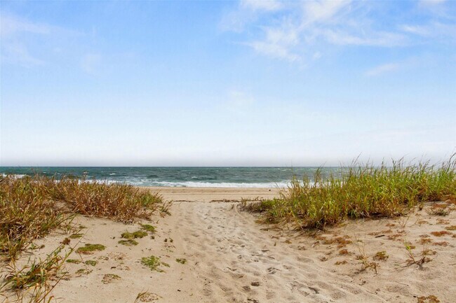 800 Briny Ave in Pompano Beach, FL - Building Photo - Building Photo