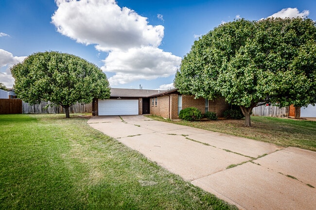 6023 SW Park Ave in Lawton, OK - Building Photo - Building Photo