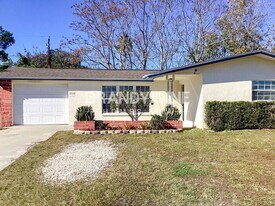 3535 Devonshire Dr in Holiday, FL - Building Photo
