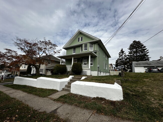 227 Hamilton Ave, Unit 2