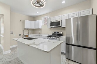 4704 W Monroe St in Chicago, IL - Building Photo - Building Photo