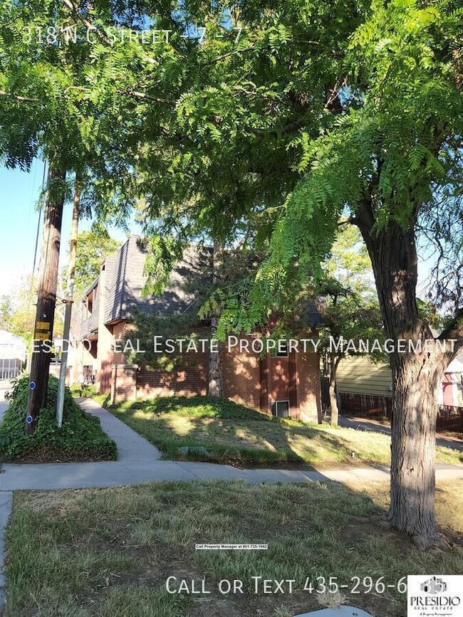 property at 318 N Center St