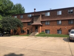 1447 Aber Ave in Iowa City, IA - Building Photo - Building Photo