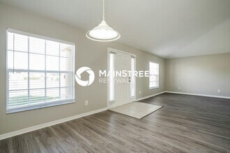 130 NE 11th Terrace in Cape Coral, FL - Foto de edificio - Building Photo