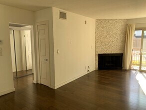 141 S Clark Dr, Unit 202 in West Hollywood, CA - Building Photo - Building Photo