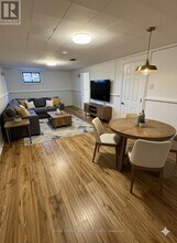 16 Hawkins Dr in Toronto, ON - Building Photo - Building Photo