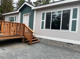 63575 Wallace Rd in Coos Bay, OR - Building Photo