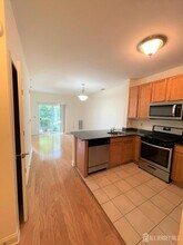 13 Hughes Cir in Sayreville, NJ - Building Photo - Building Photo