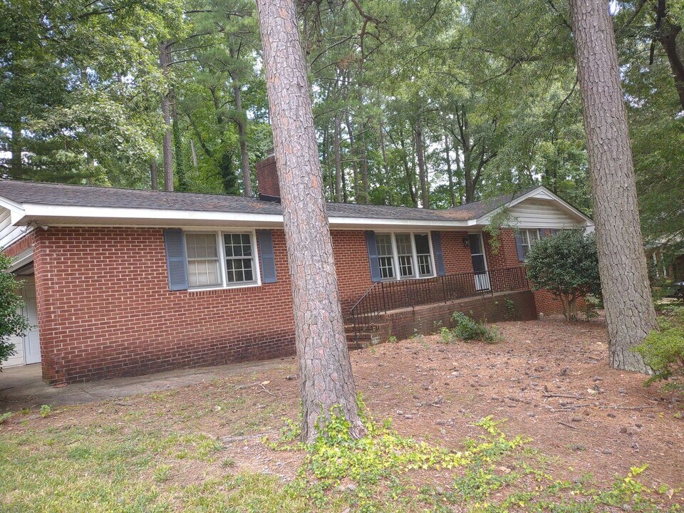 732 N Harrison Ave in Cary, NC - Building Photo